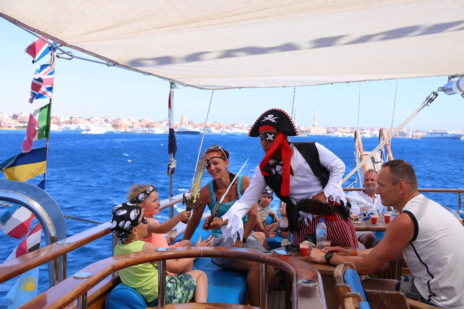 Pirates luksussejlads til Marsa Mubarak