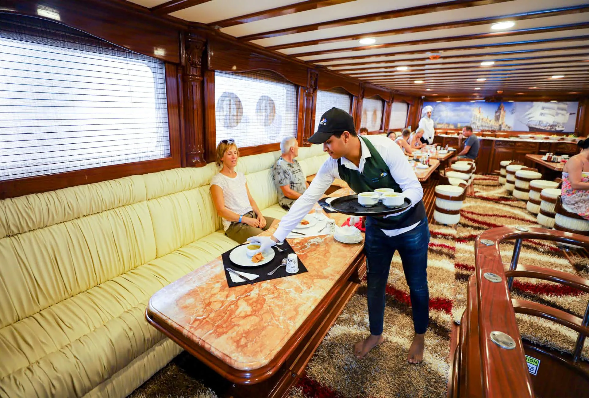 Elite VIP-cruise med delfiner og snorkling