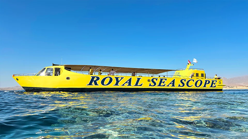 Semi-sous-marin en mer Rouge: Croisière à la découverte du monde sous-marin